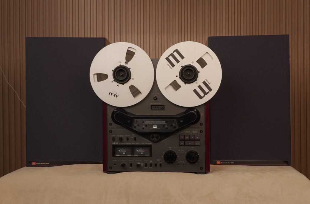 Beautiful AKAI GX635D reel to reel - Fully restored/tested