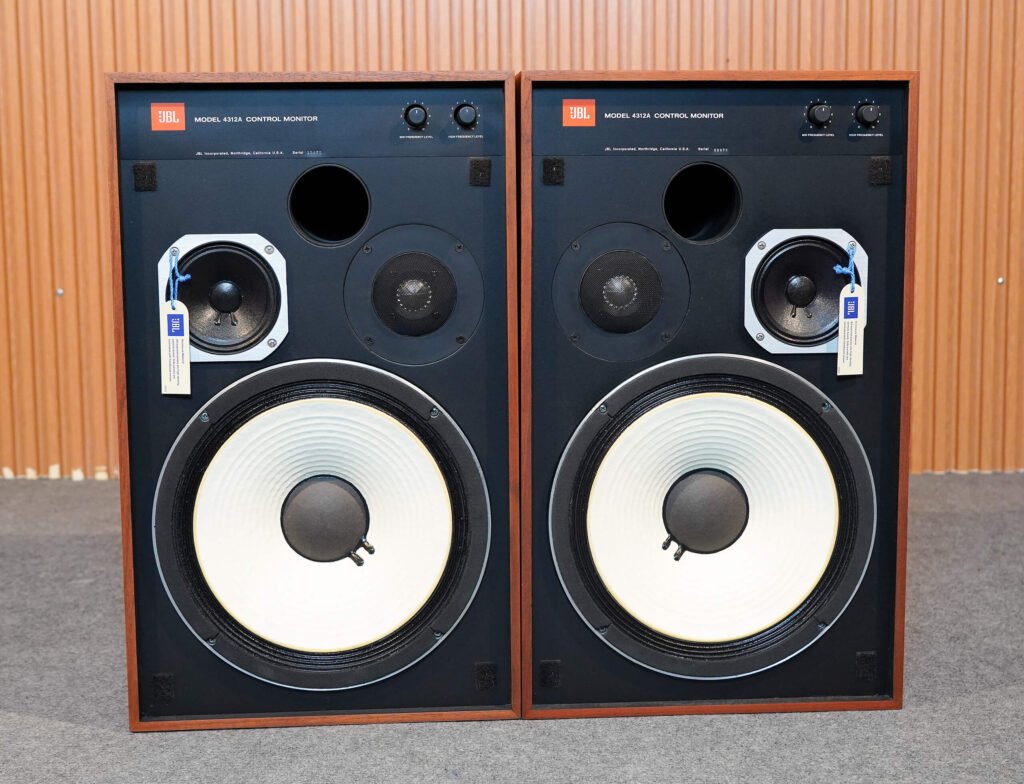 NEAR MINT JBL 4312A MONITORS – 1-YEAR WRT – BALANCED MONITOR POWER