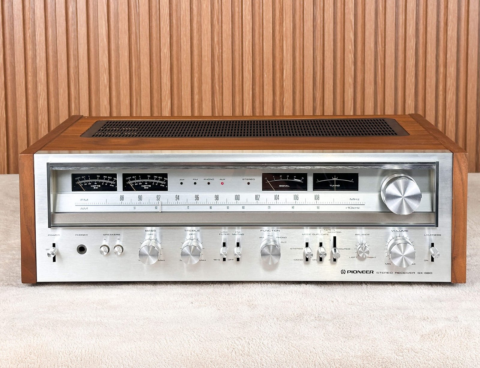 NEAR MINT PIONEER SX-880 RECEIVER NEAR MINT PIONEER SX-880 RECEIVER