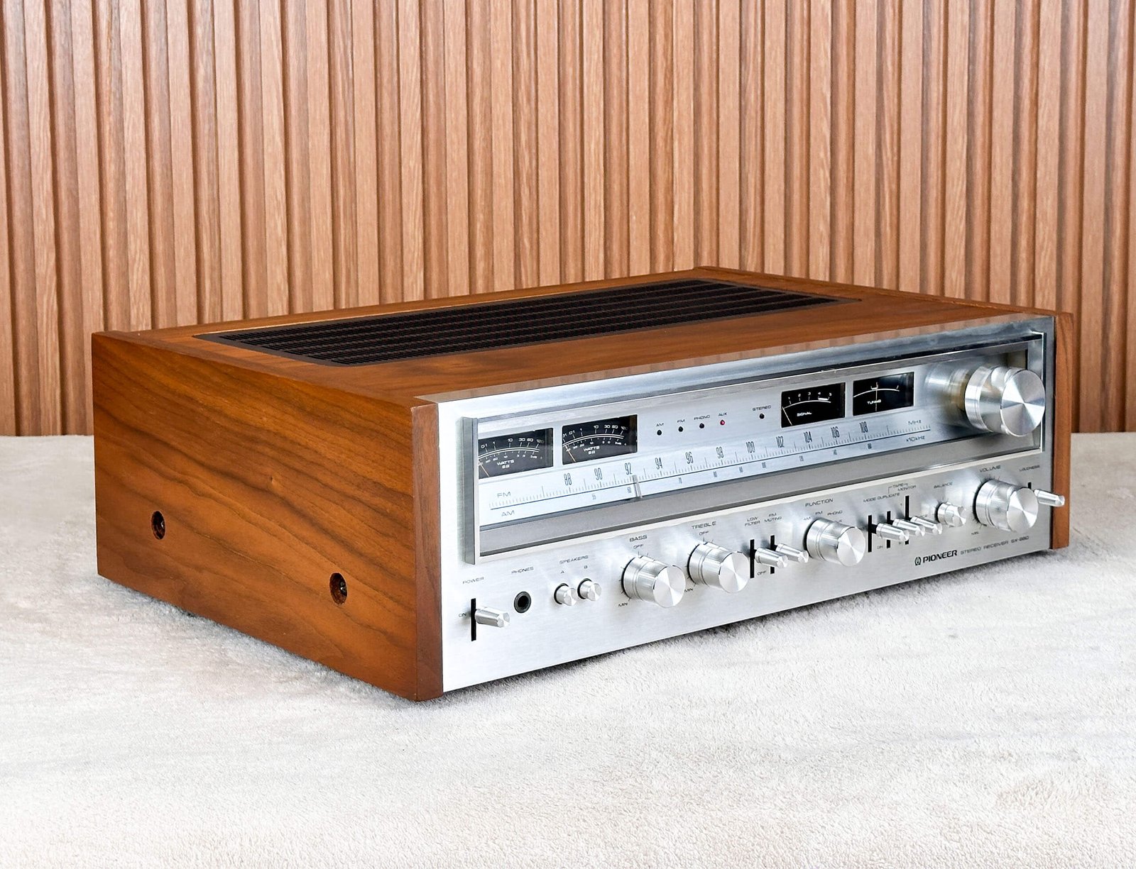 NEAR MINT PIONEER SX-880 RECEIVER NEAR MINT PIONEER SX-880 RECEIVER