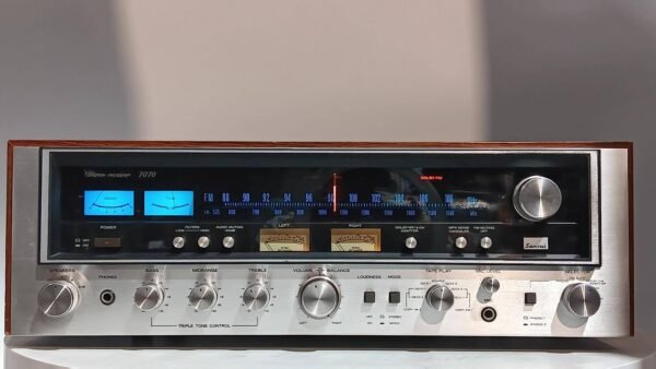 SANSUI_7070_VINTAGE _STEREO_RECEIVER
