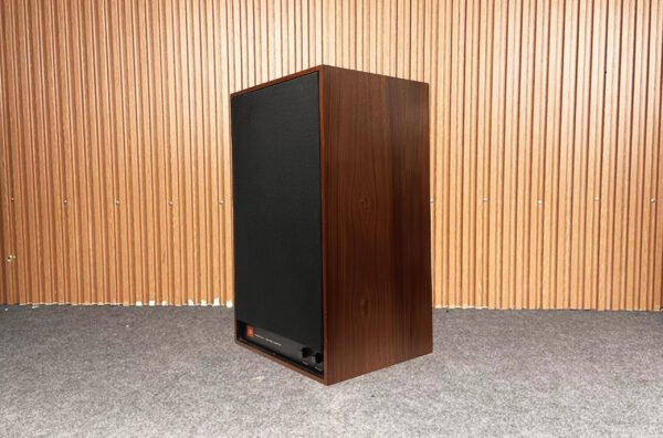 Very nice JBL 4311 Speakers