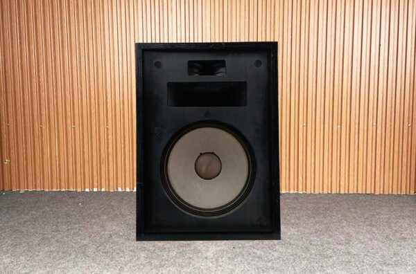 EXCELLENT KLIPSCH HERESY VINTAGE SPEAKERS