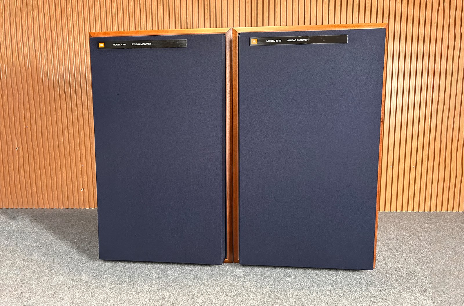 EXCELLENT JBL 4343 SPEAKERS – FULLY WORKING WITH 1-YEAR