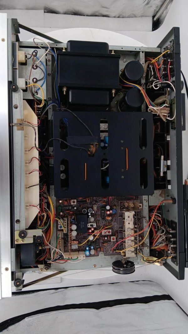 Very nice Sansui 7070 vintage receiver