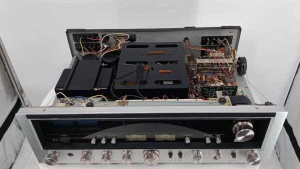 Very nice Sansui 7070 vintage receiver