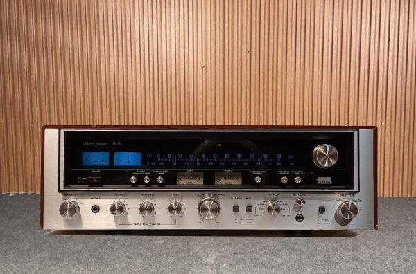 Sansui 7070 Vintage Receiver-1