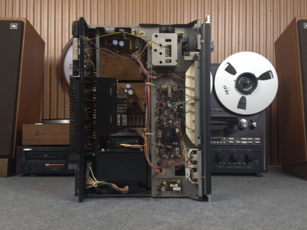 LEGENDARY SANSUI 9090 STEREO RECEIVER