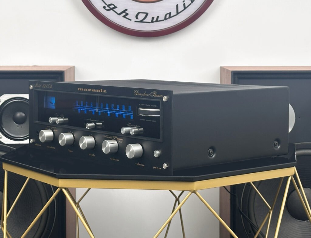 MARANTZ 2215BL STEREO Receiver 2 X 15 Watts RMS Vintage 1975 RARE Work Good Look EUR 499,99 - ES