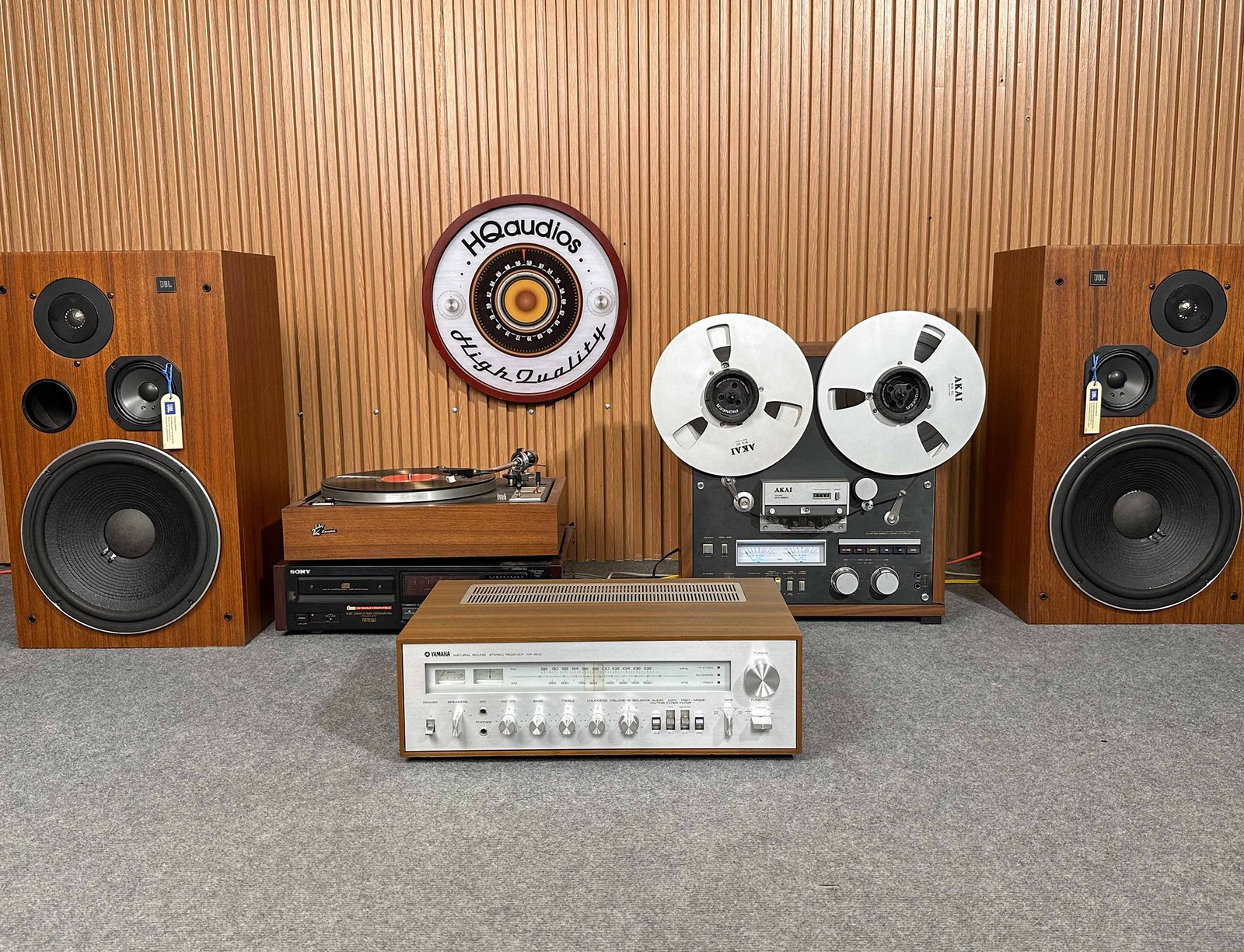 EXCELLENT YAMAHA CR-800 RECEIVER – ELEGANT SILVER FACE