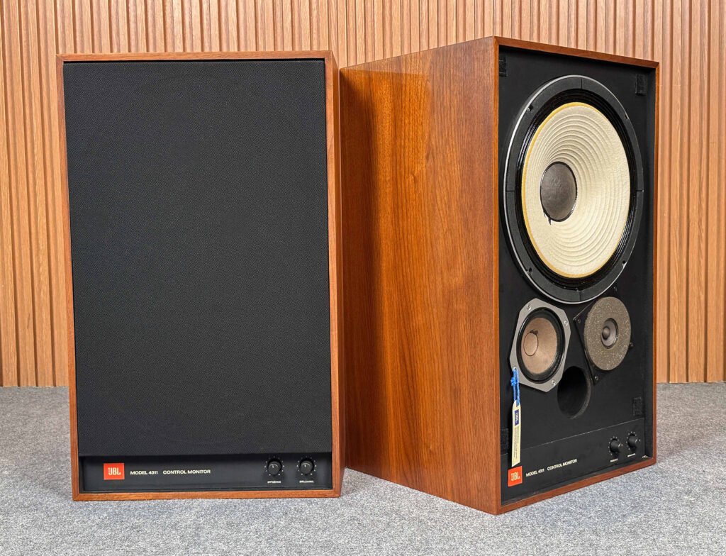 EXCELLENT JBL 4311 STUDIO MONITORS SPEAKERS – ICONIC VINTAGE VOICE
