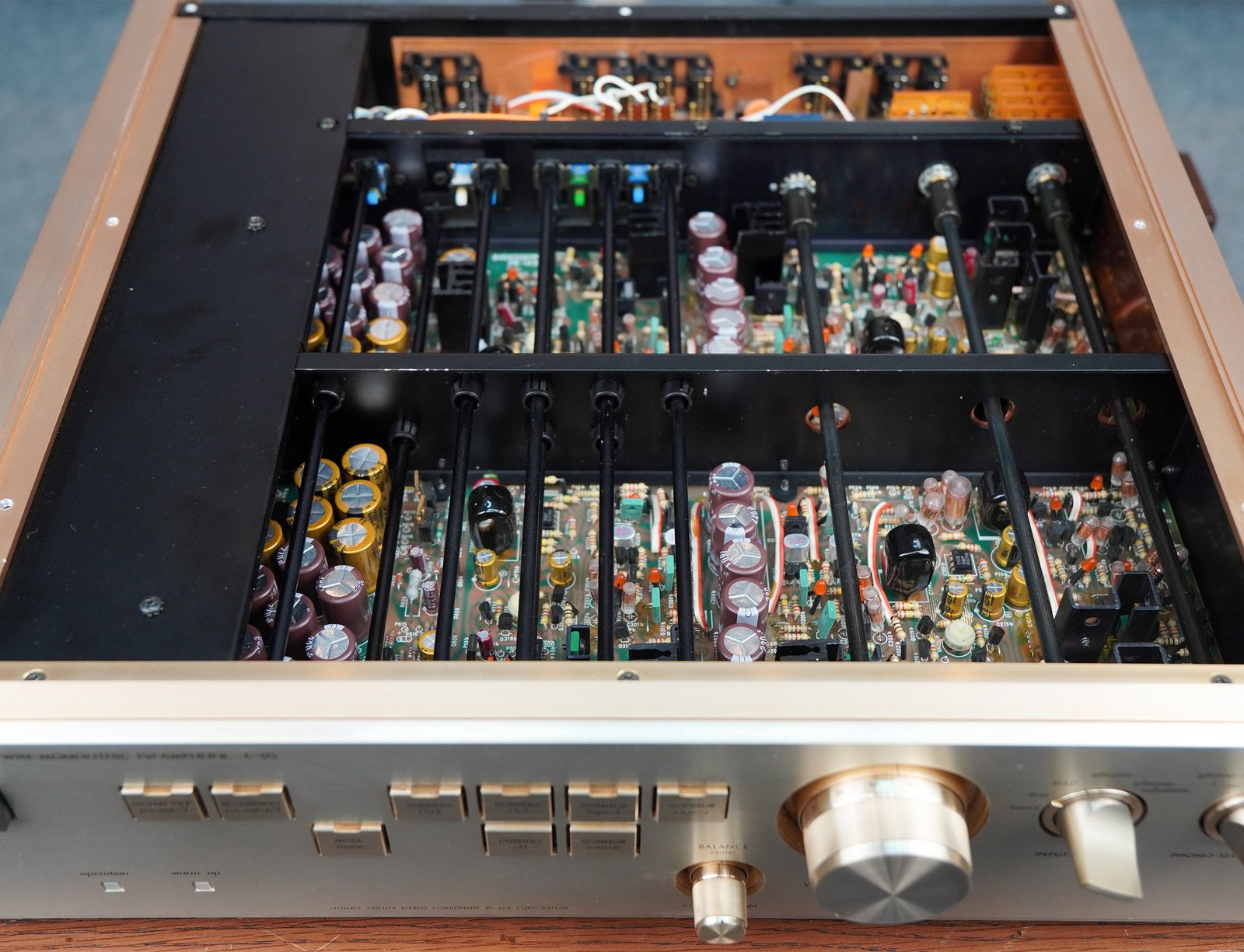 Luxman C-05 Vintage Preamplifier Luxman C-05 Vintage Preamplifier