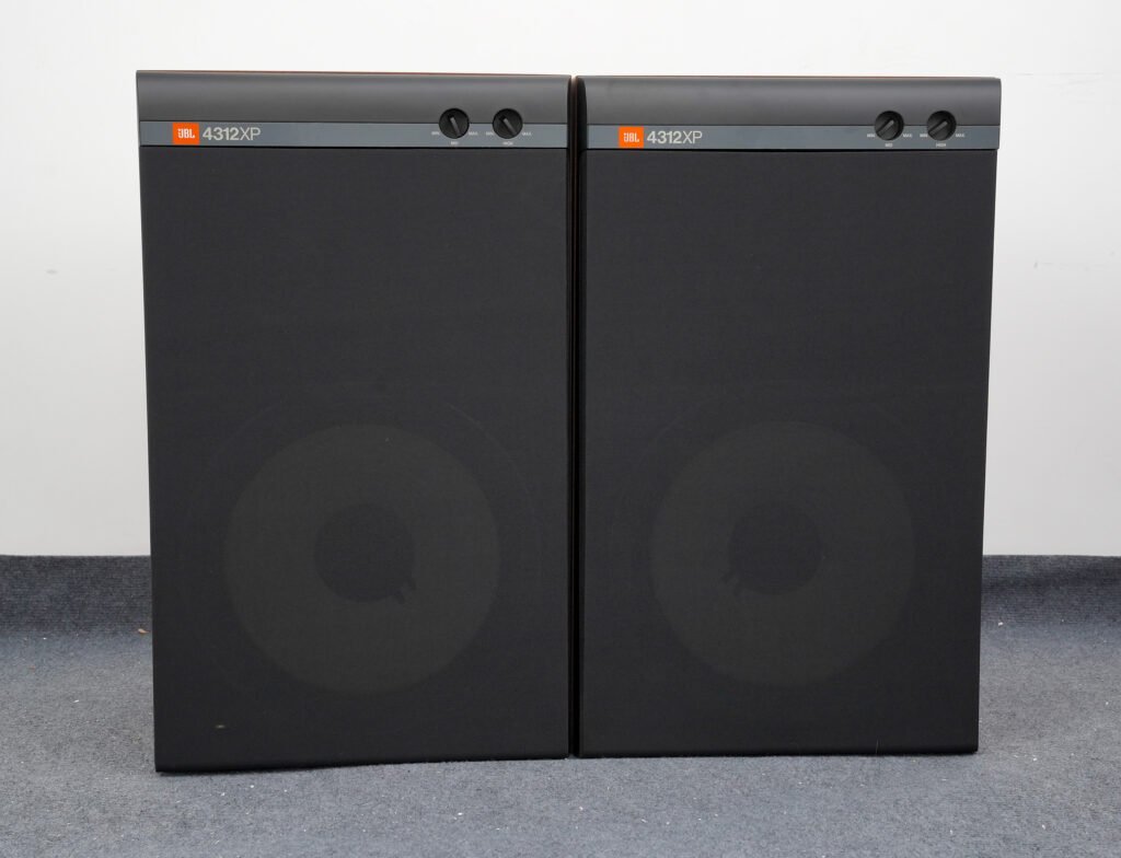 JBL studio monitor L112 junk ワンオーナー品 JBL 4329P Studio Monitors (Walnut) Wireless powered speakers