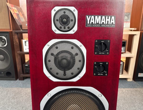 Superb Yamaha NS-1000M Pair of Speakers