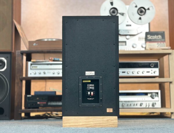 Superb Yamaha NS-1000M Pair of Speakers