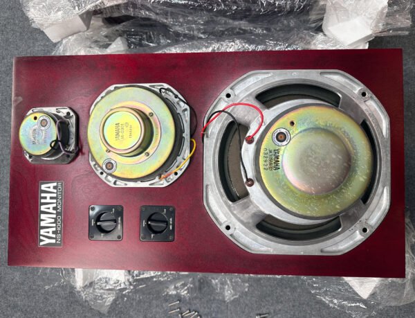 Superb Yamaha NS-1000M Pair of Speakers