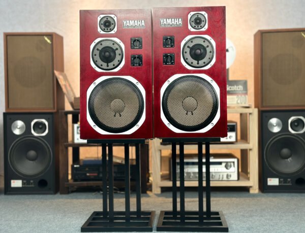 Superb Yamaha NS-1000M Pair of Speakers