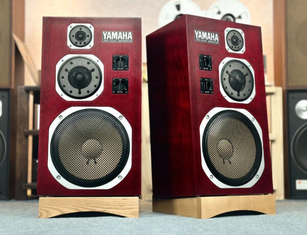 Superb Yamaha NS-1000M Pair of Speakers