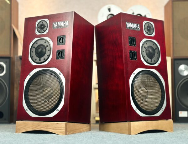 Superb Yamaha NS-1000M Pair of Speakers