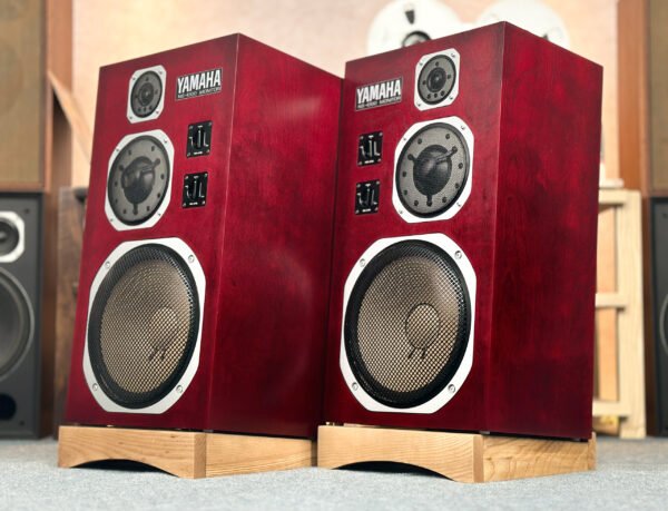 Superb Yamaha NS-1000M Pair of Speakers