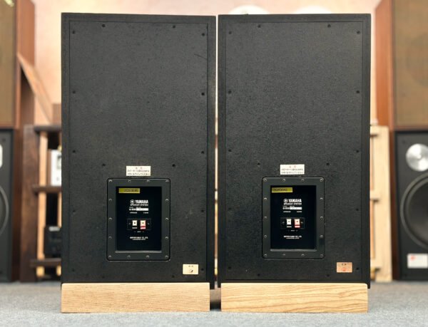 Superb Yamaha NS-1000M Pair of Speakers
