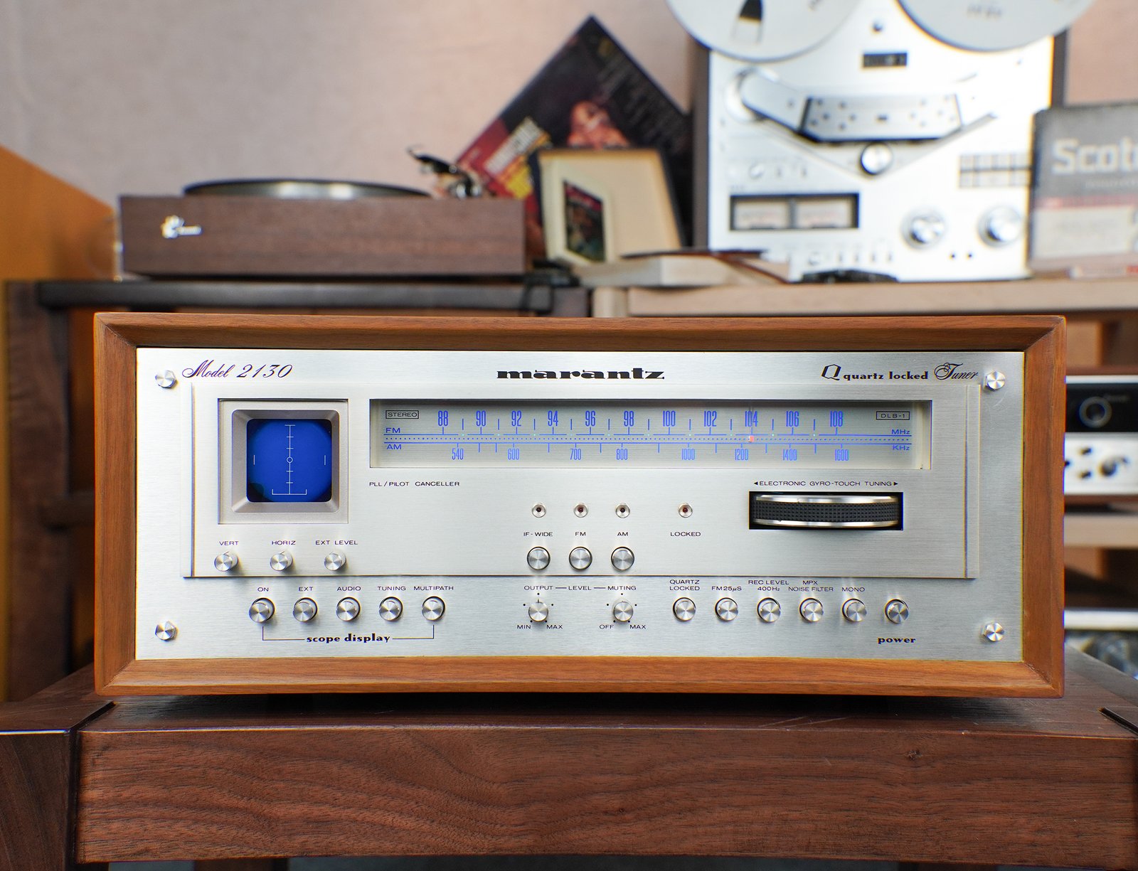 Marantz 2130 Vintage Stereo Tuner Marantz 2130 Vintage Stereo Tuner