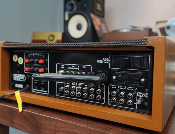 Outstanding Marantz 2252B Receiver