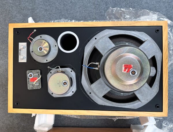Speakers_pioneer_hpm100_5qtts0723_2