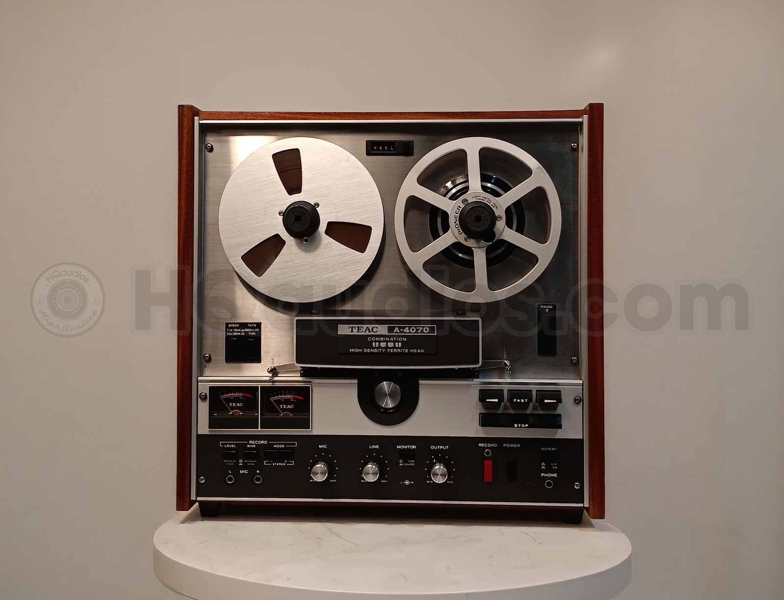 TEAC A-4070 Reel-to-Reel Tape Recorder TEAC A-4070 Reel-to-Reel Tape Recorder