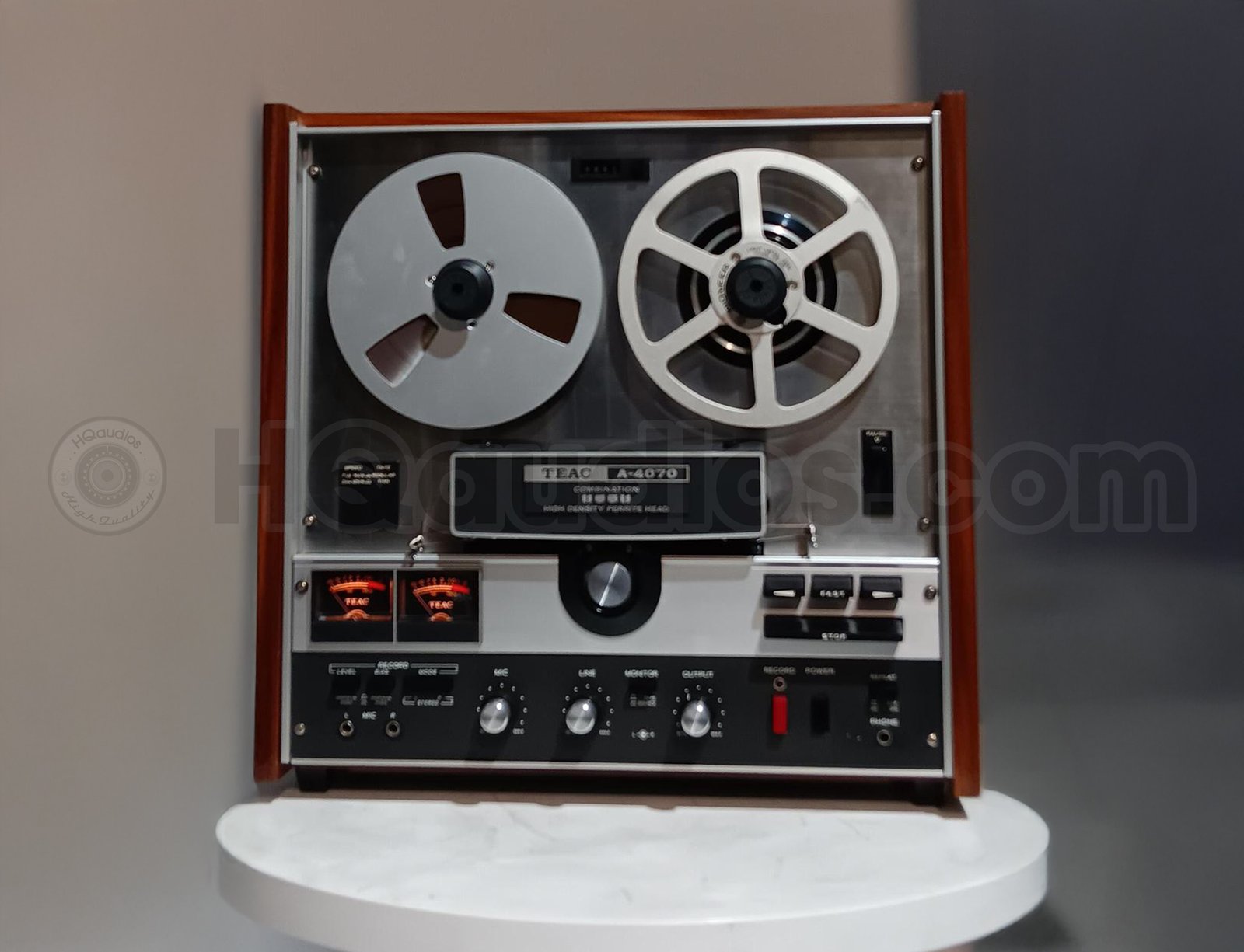TEAC A-4070 Reel-to-Reel Tape Recorder TEAC A-4070 Reel-to-Reel Tape Recorder