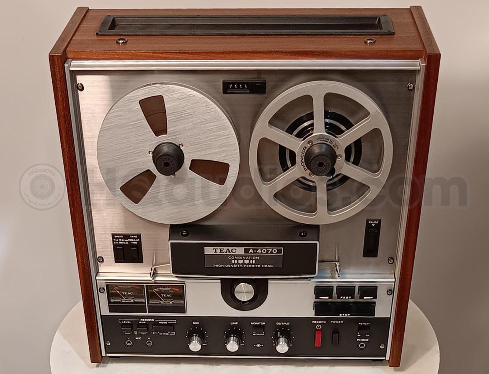TEAC A-4070 Reel-to-Reel Tape Recorder TEAC A-4070 Reel-to-Reel Tape Recorder