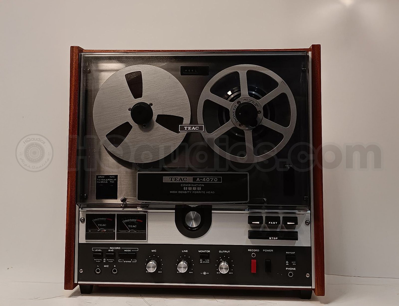 TEAC A-4070 Reel-to-Reel Tape Recorder TEAC A-4070 Reel-to-Reel Tape Recorder