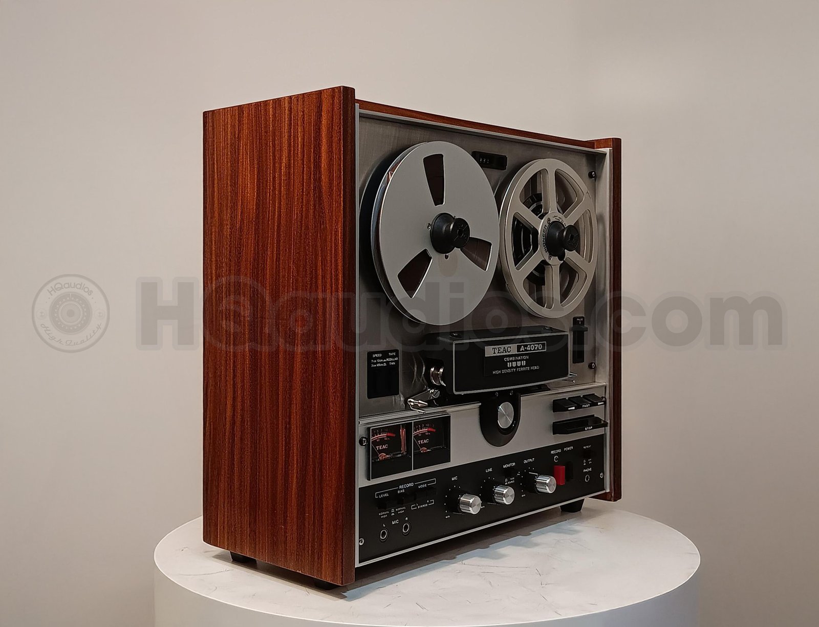 TEAC A-4070 Reel-to-Reel Tape Recorder TEAC A-4070 Reel-to-Reel Tape Recorder
