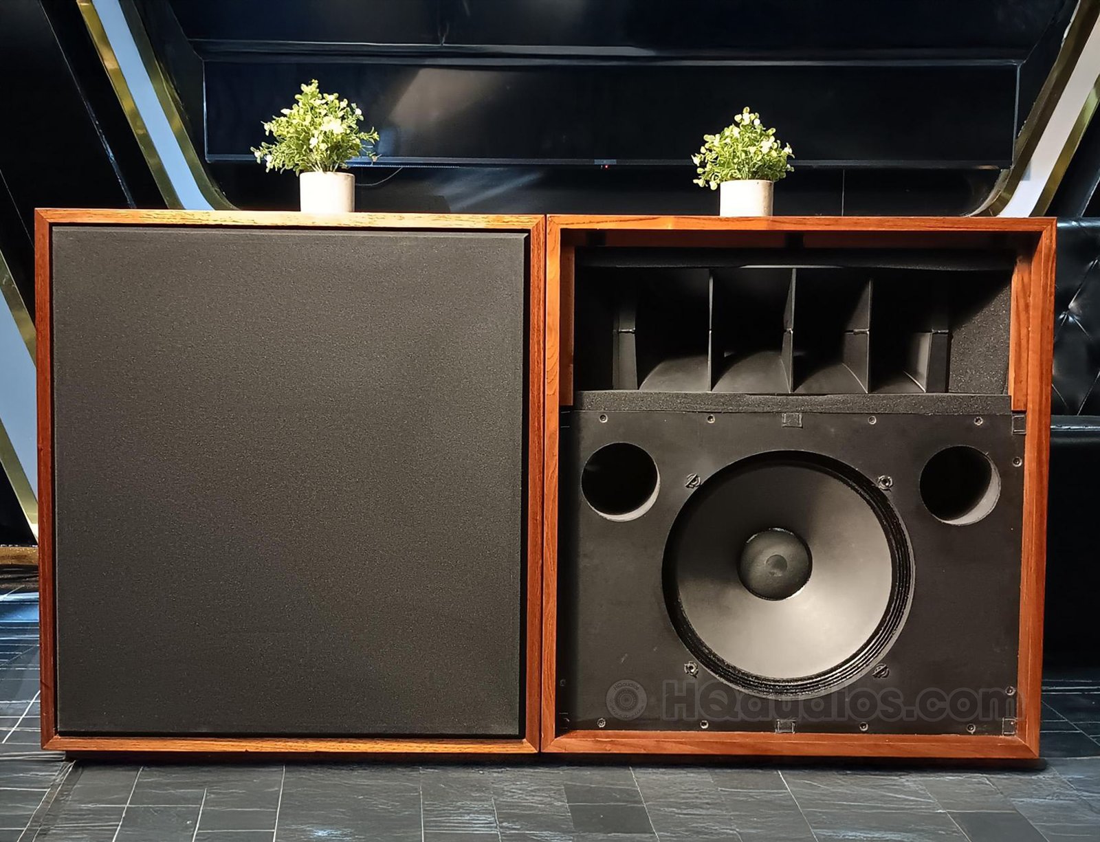 Altec Lansing Valencia 846B Pair of Speakers Altec Lansing Valencia 846B Pair of Speakers