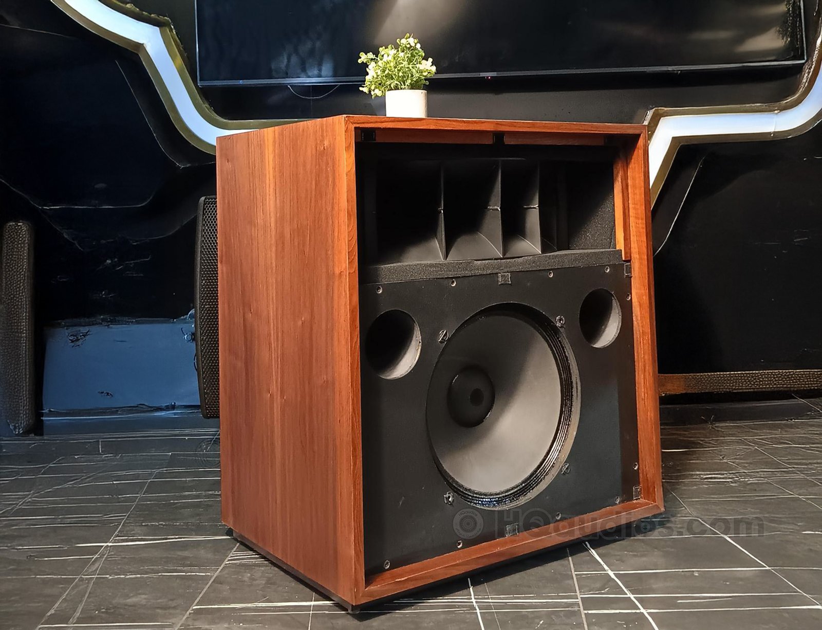 Altec Lansing Valencia 846B Pair of Speakers Altec Lansing Valencia 846B Pair of Speakers