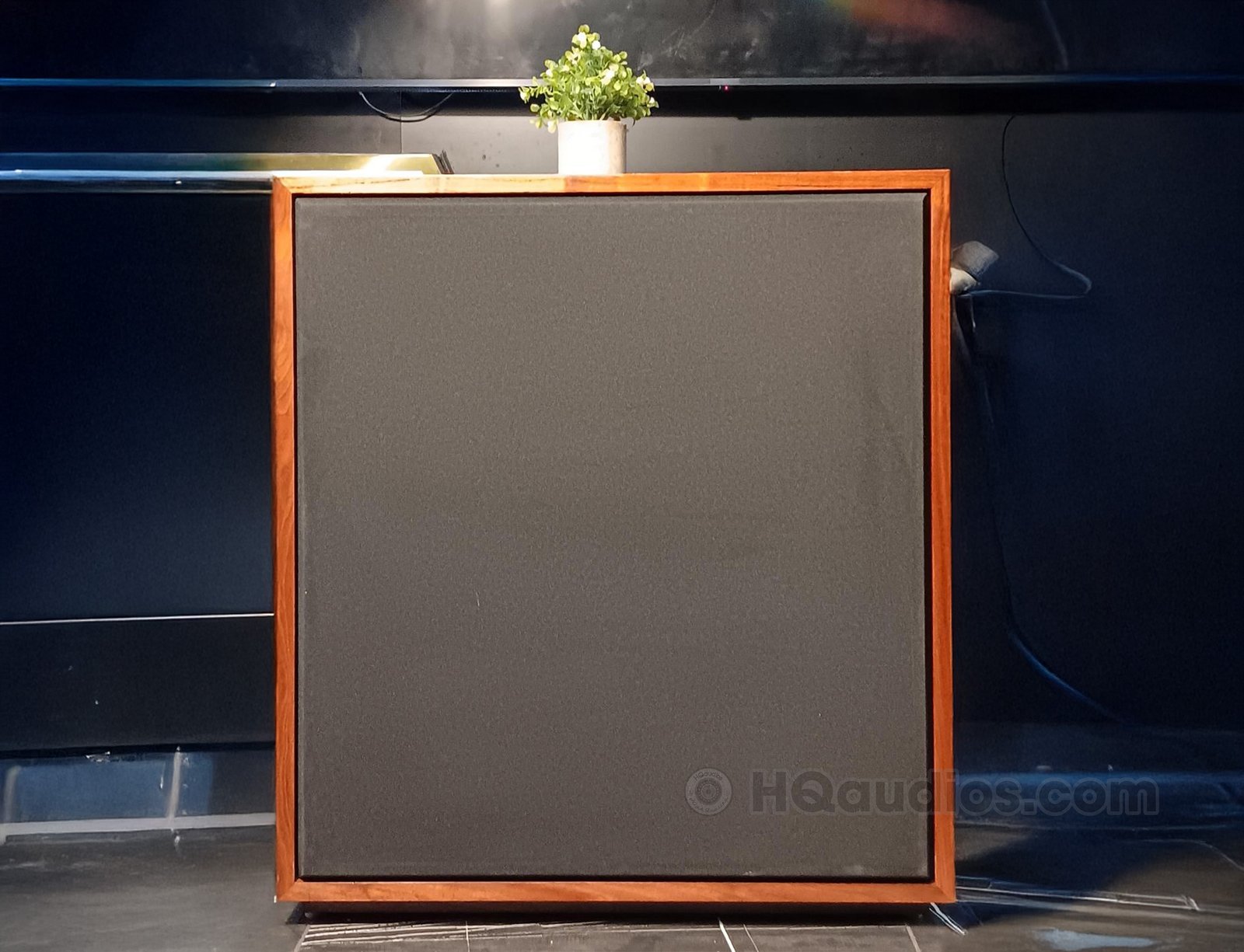 Altec Lansing Valencia 846B Pair of Speakers Altec Lansing Valencia 846B Pair of Speakers