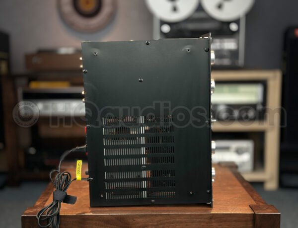 Outstanding Marantz 1090 Amplifier