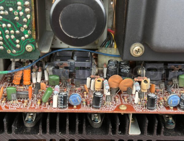 Amplifier_marantz_1152_2qe0062_7