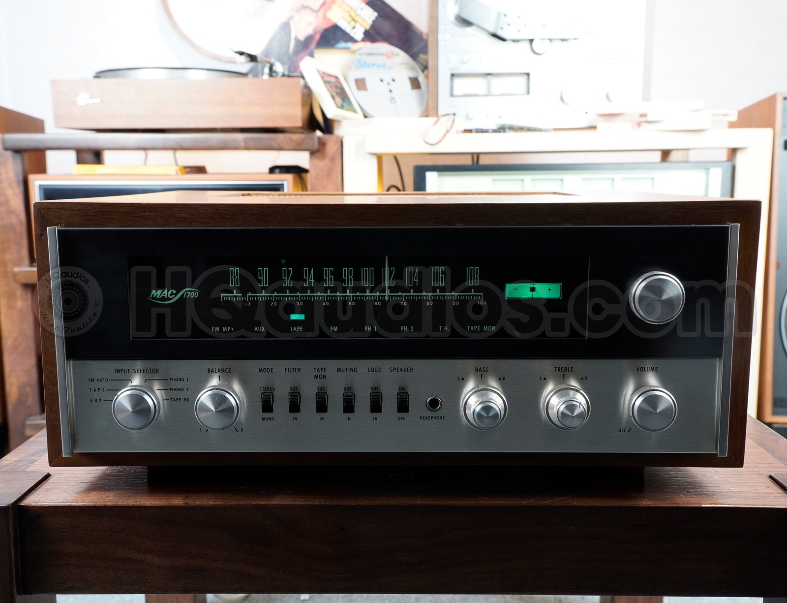 Top-notch McIntosh MAC1700 Vintage Receiver Top-notch McIntosh MAC1700 Vintage Receiver