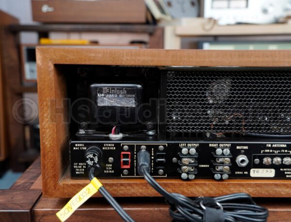 Top-notch McIntosh MAC1700 Vintage Receiver