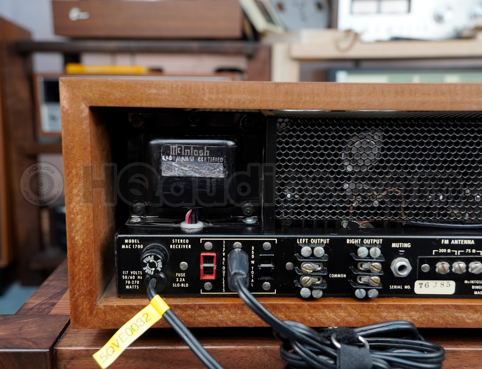 Top-notch McIntosh MAC1700 Vintage Receiver Top-notch McIntosh MAC1700 Vintage Receiver