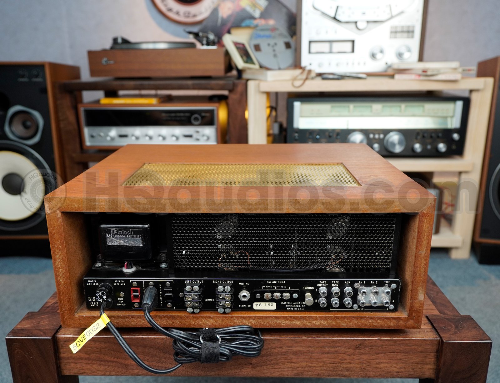 Top-notch McIntosh MAC1700 Vintage Receiver Top-notch McIntosh MAC1700 Vintage Receiver