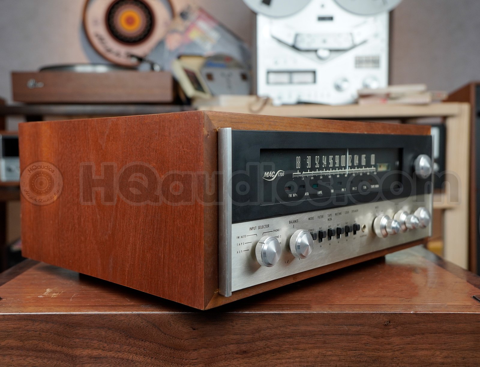 Top-notch McIntosh MAC1700 Vintage Receiver Top-notch McIntosh MAC1700 Vintage Receiver