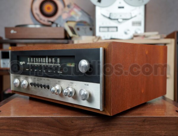 Top-notch McIntosh MAC1700 Vintage Receiver