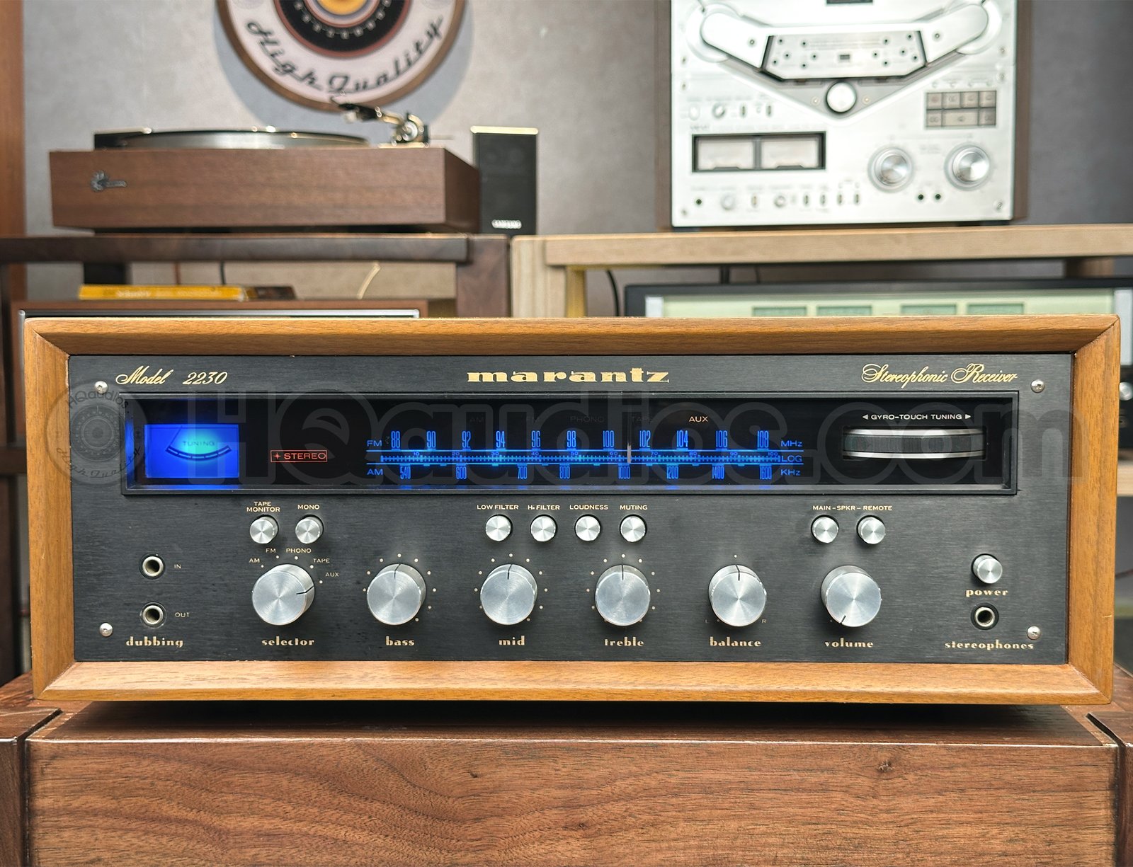 Superior Marantz 2230 Stereo Receiver Superior Marantz 2230 Stereo Receiver