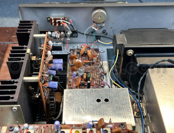 Superior Marantz 2230 Stereo Receiver