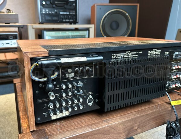 Top-notch Sansui 9090 Vintage Receiver