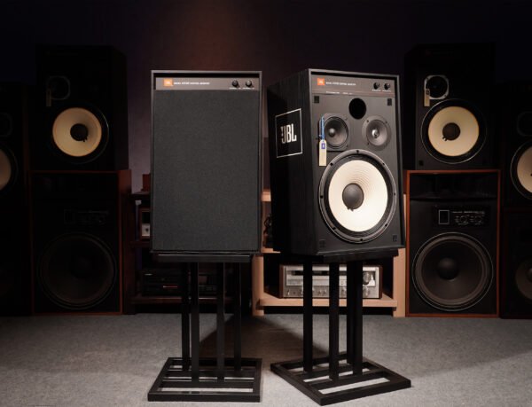 Jbl_4312e_speakers_2qe0075_1