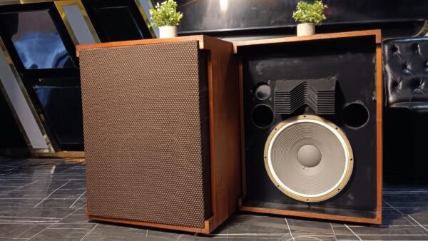 Excellent JBL 4502 WX Pair Of Speakers