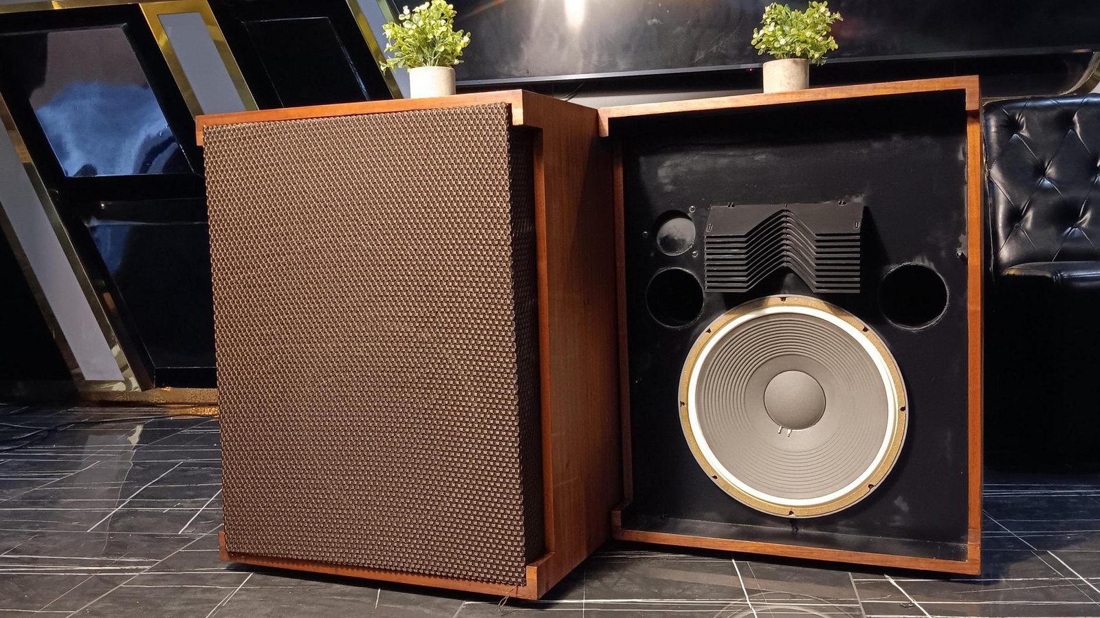 Excellent JBL 4502 WX Pair Of Speakers Excellent JBL 4502 WX Pair Of Speakers